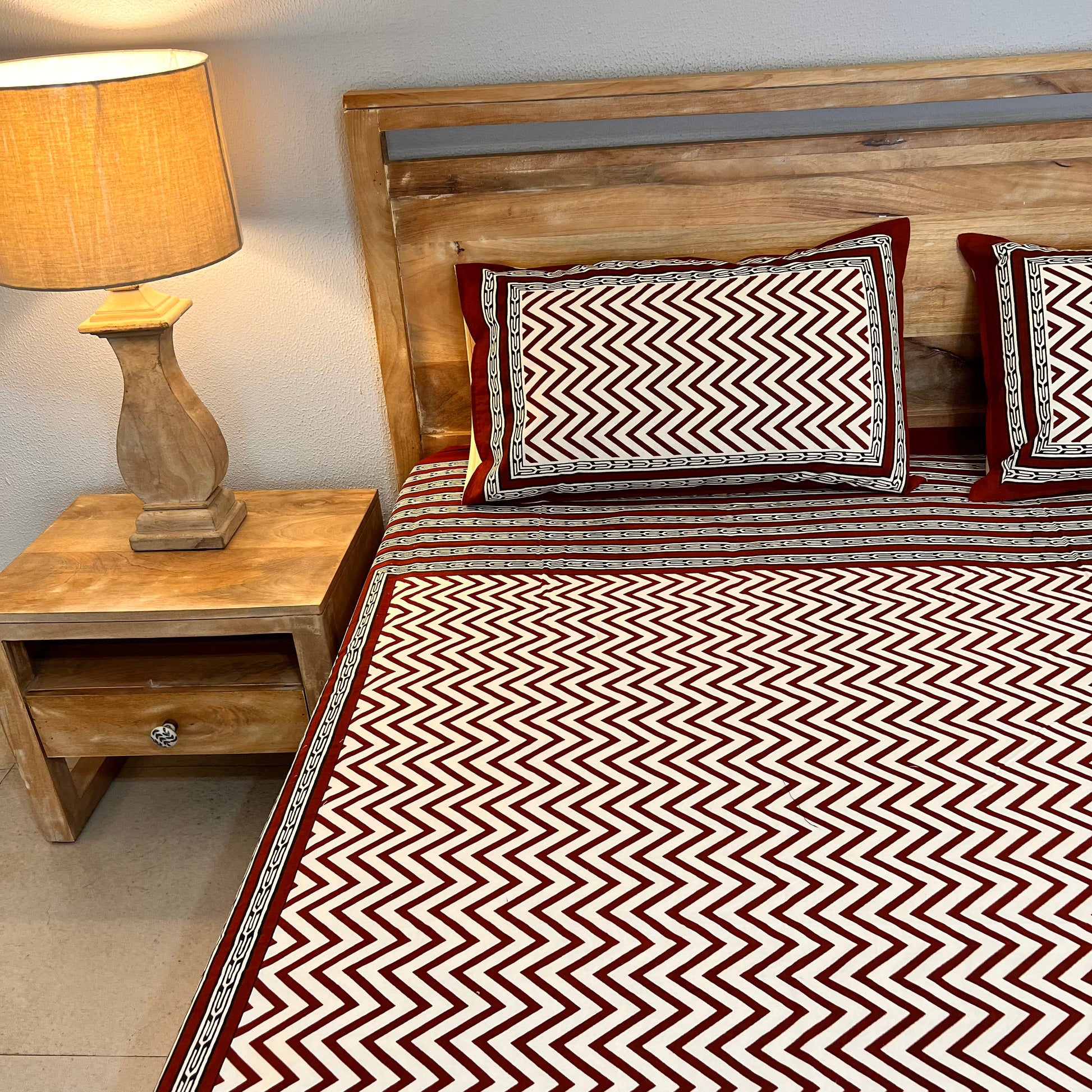 Block Printed Cotton Bedsheet With Zig Zag Pattern
