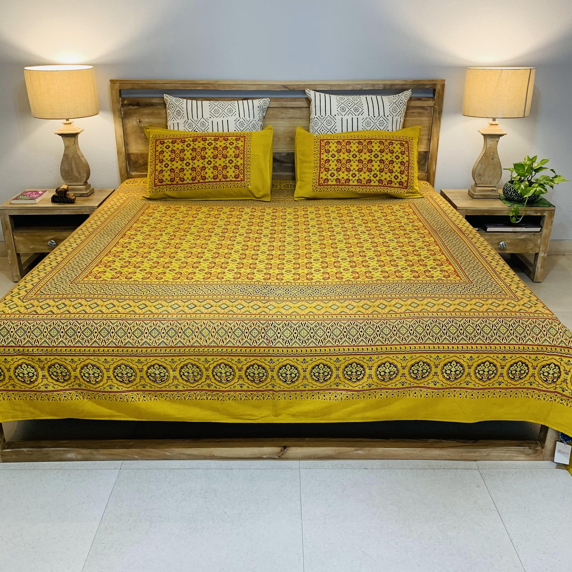 Neelofar's Ajrakh Bed Sheet with Two Pillow Covers 003